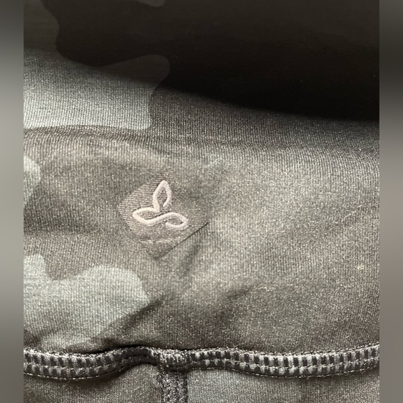 NWT PrANa black camo high rise legging - Picture 6 of 15